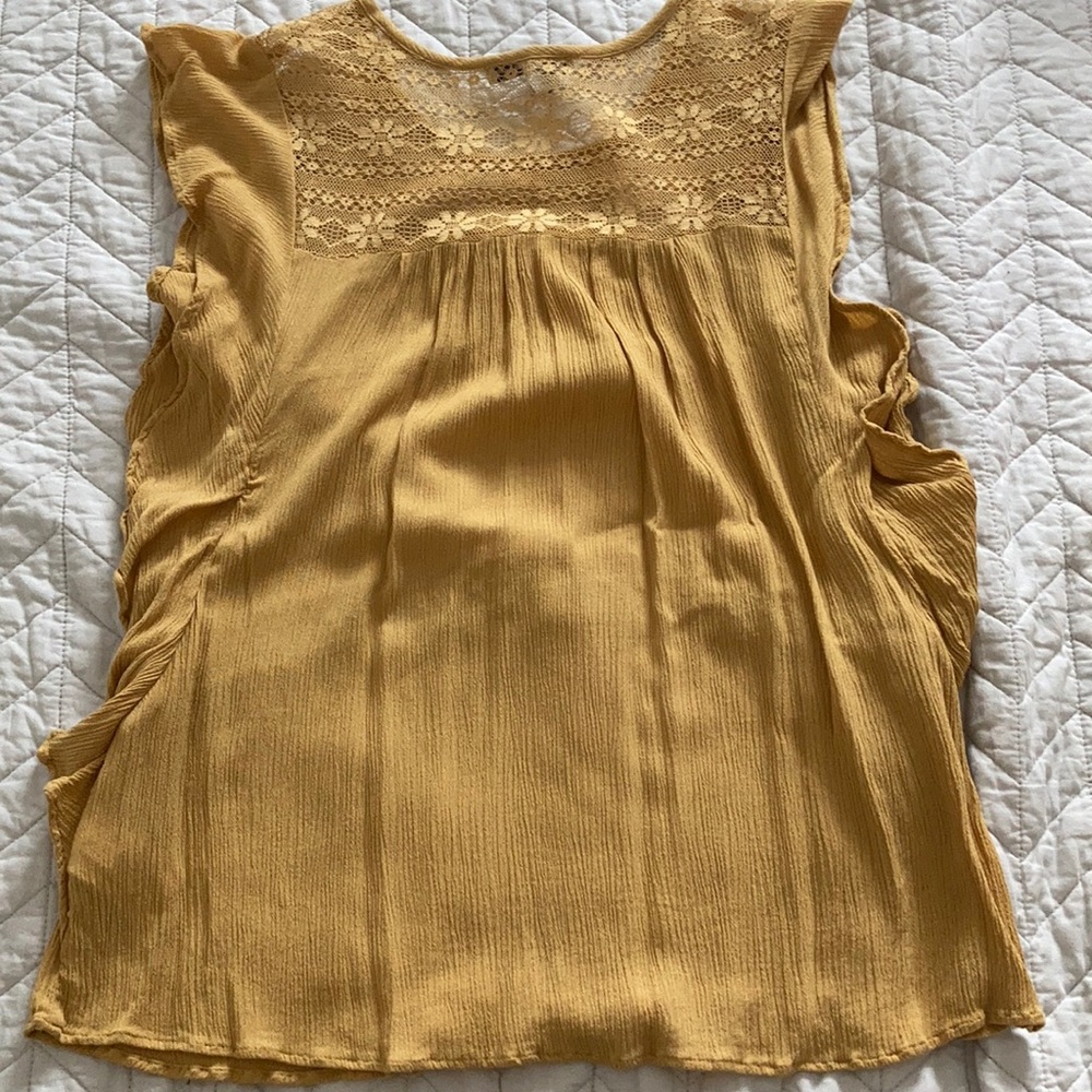 Top - Picture 2 of 3